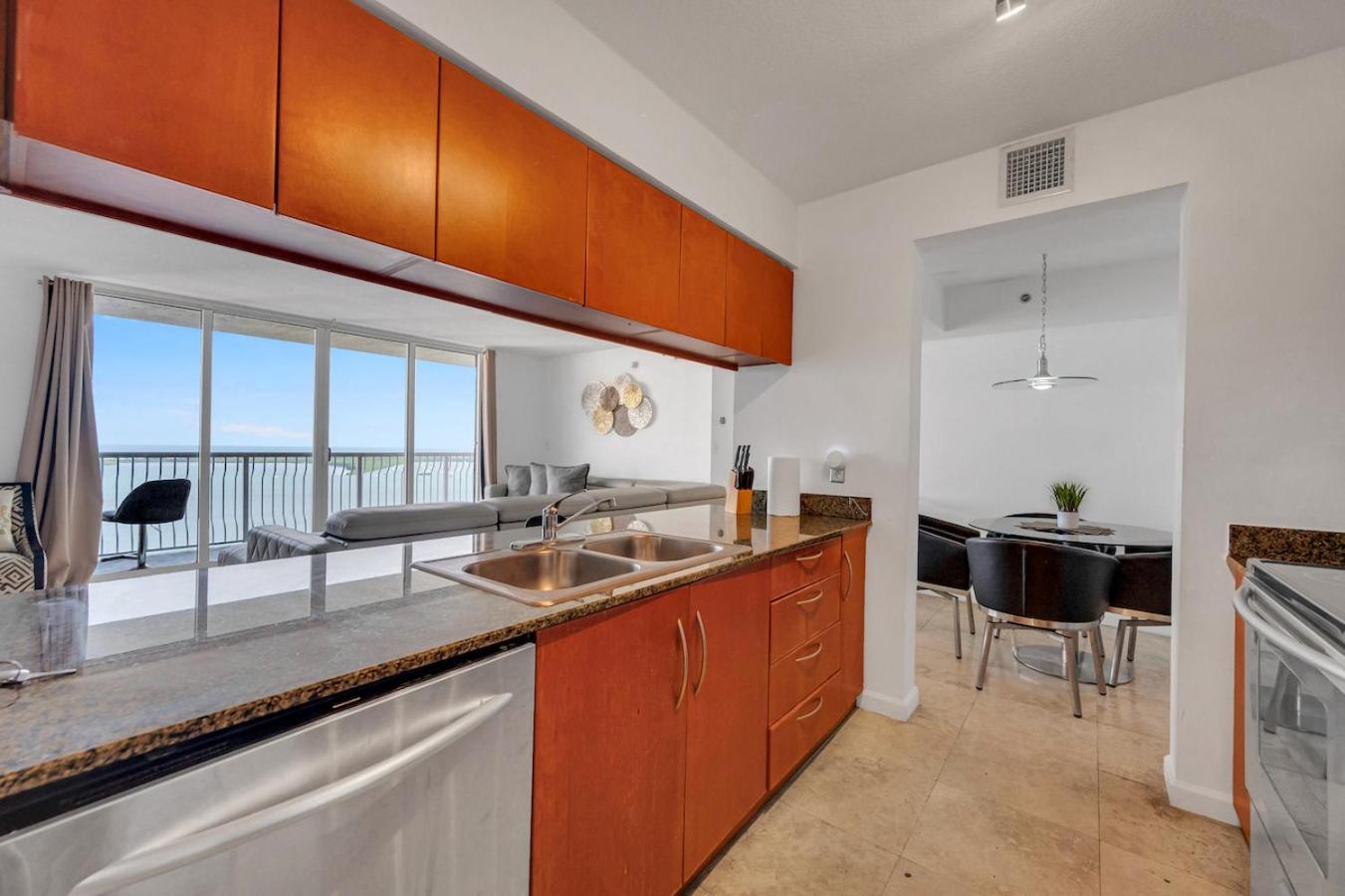 *Luxurious Highrise 2Brcondo Brickell- Waterviews* Маямі Екстер'єр фото